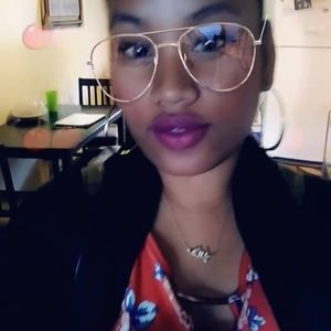 Meet your Posher, Kathlynn